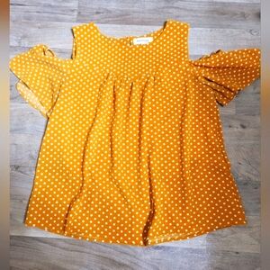 Monteau Marigold Dot Cold Shoulder Boho Vintage Vibes Top size Small